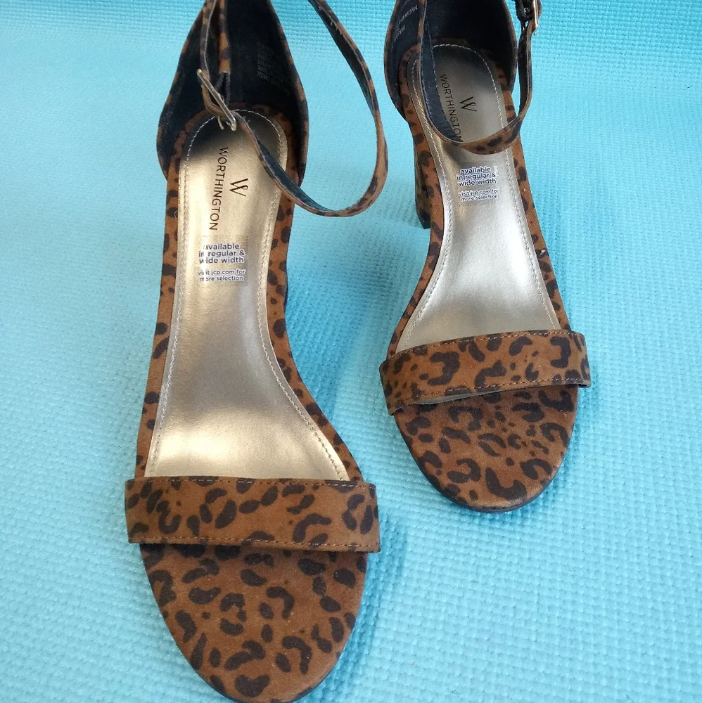 NEW Worthington Leopard Animal Print Heels Peep Toe Sandals Size 8.5 M